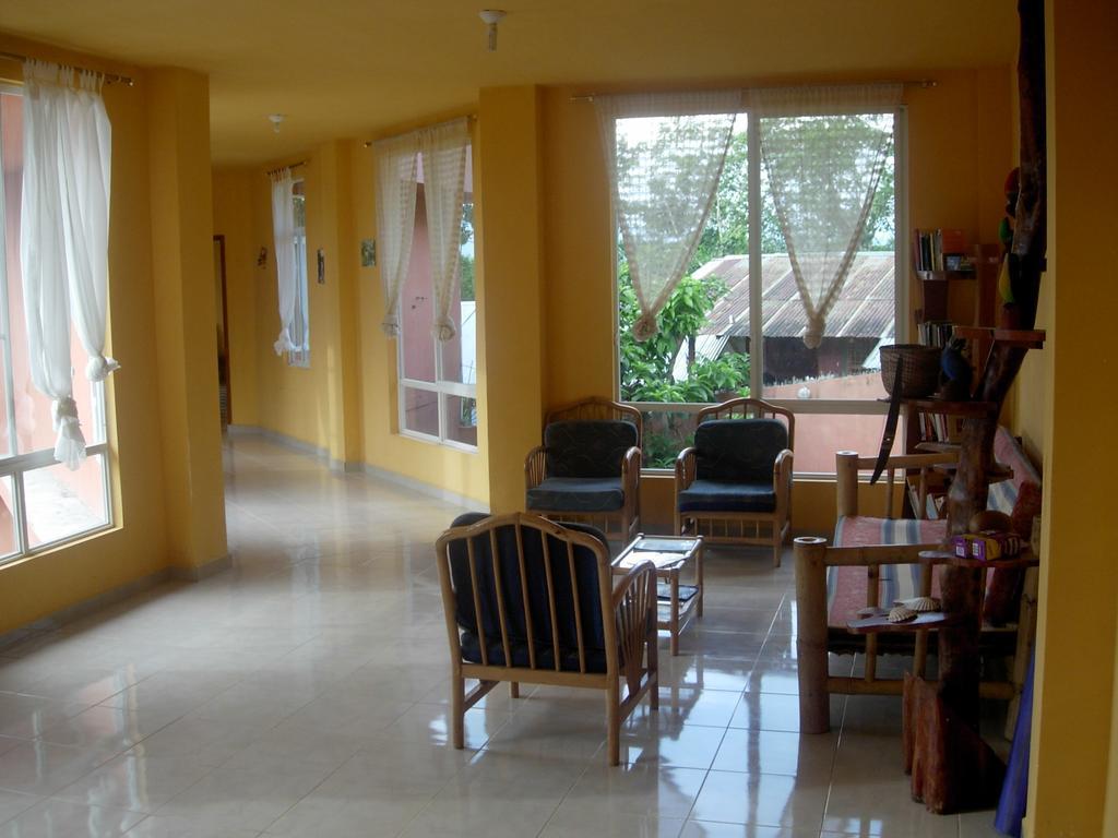 Hostal Tena Naui Exterior foto