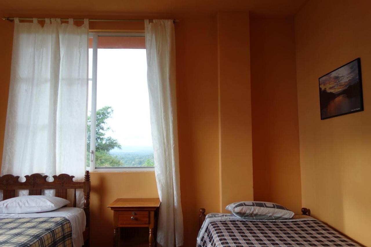 Hostal Tena Naui Exterior foto